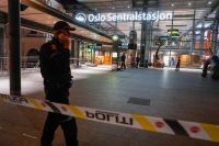 En 16-åring er død etter å ha blitt knivstukket ved Oslo S fredag. 