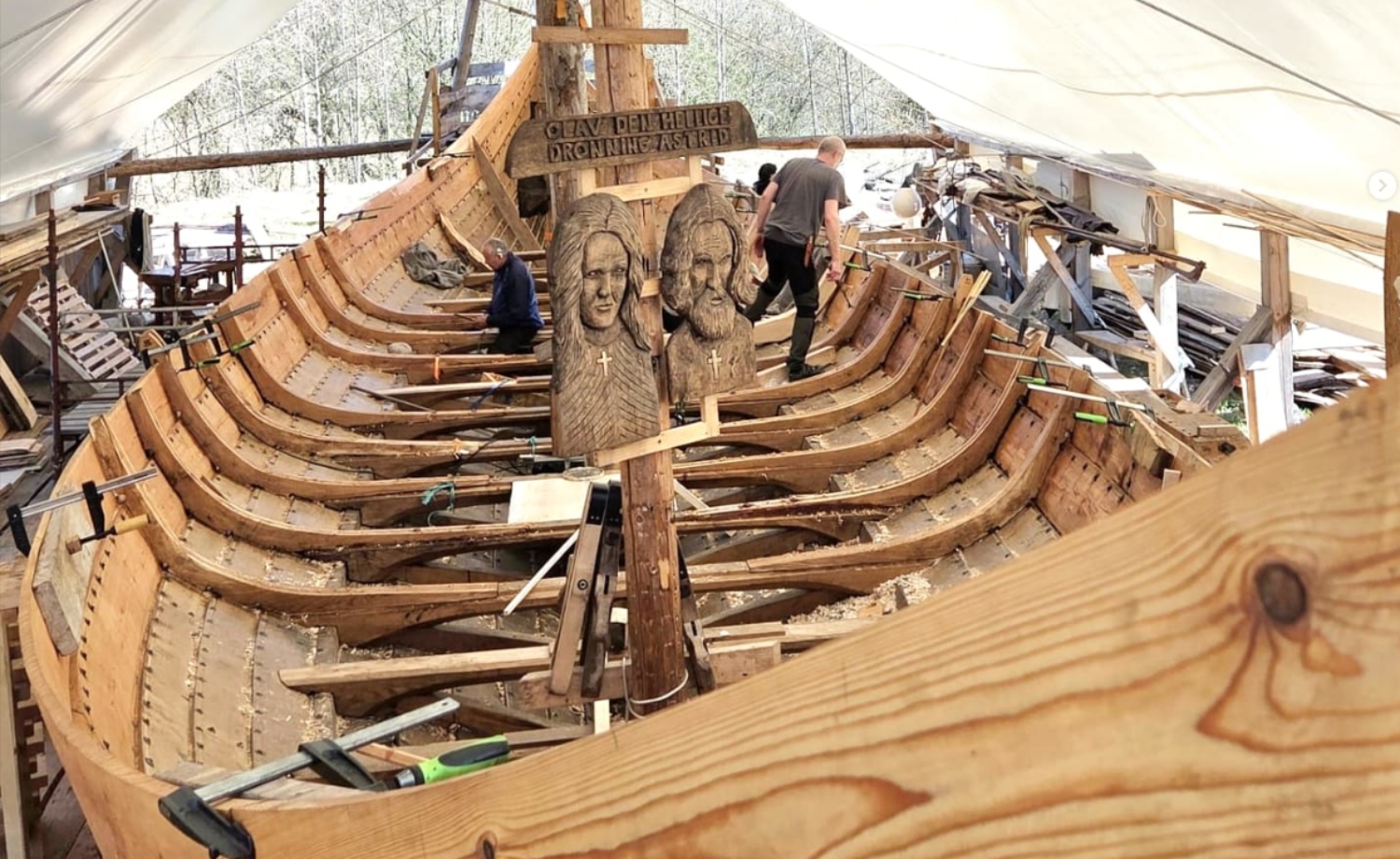Historisk vikingskip sjøsettes på Sundvollen