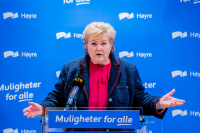 Erna Solberg (H). 92 prosent av velgerne som stemte på Høyre ved forrige valg, sier de stemmer på partiet igjen.