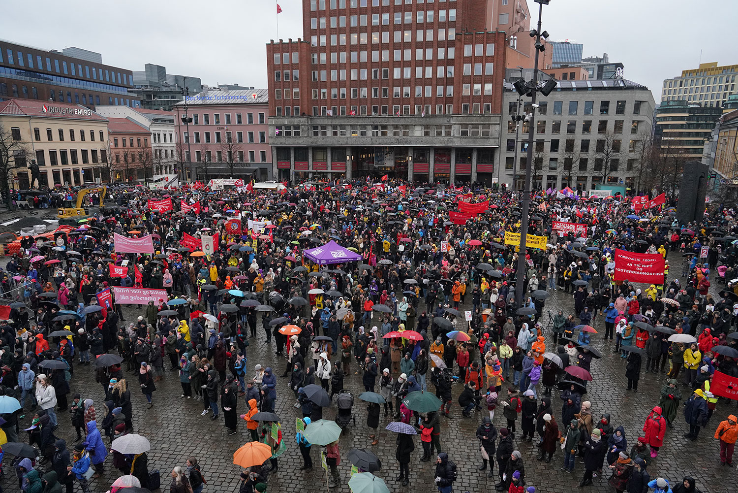 8. mars-markering på Youngstorget i 2020, få dager før landet ble nedstengt. 