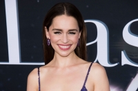Får være morsom: Emilia Clarke liker godt å få vise fram sin mer klovnete side i den nye filmen «Last Christmas».