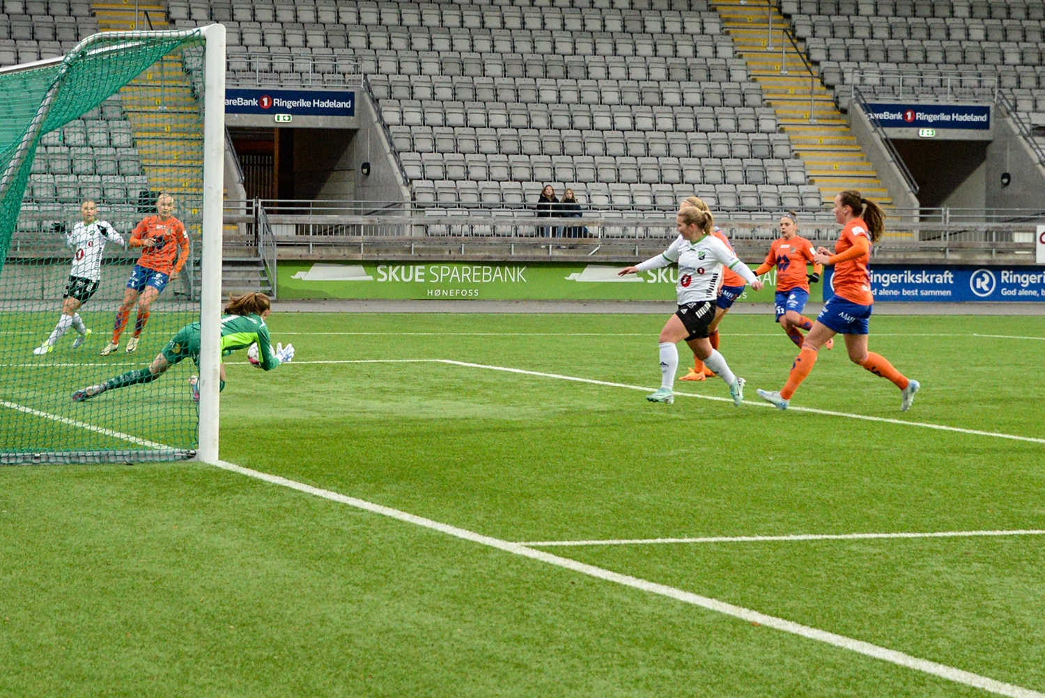 AaFK Fortuna-keeperen måtte jobbe for lønna