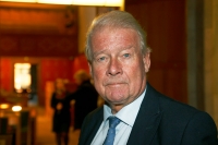 Tidligere Frp-formann Carl I. Hagen vil svært gjerne bli medlem av Nobelkomiteen, men stortingsflertallet ønsker ikke Hagen.