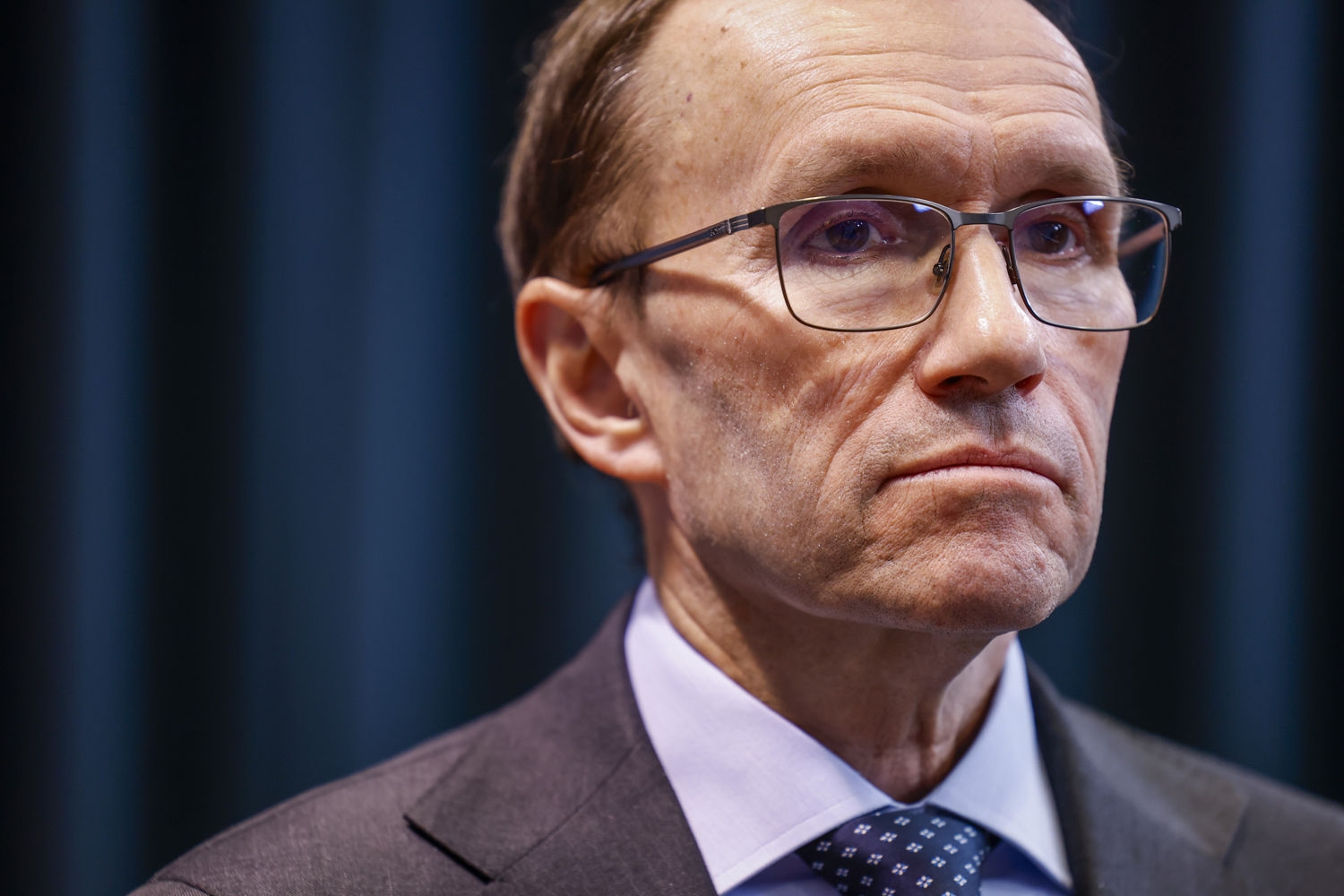 Utenriksminister Espen Barth Eide (Ap) beklager at han gjorde feil i habilitetsvurderingen da sønnen hans søkte praktikantplass på ambassaden i Paris.