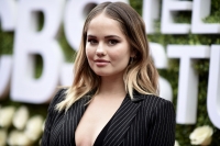 Debby Ryan spiller hovedrollen i den kommende og allerede mye omtalte Netflix-serien, og hun bærer en såkalt fat suit i starten - noe som får folk til å reagere. "Kroppsstørrelse er ikke humor", rases det på Twitter.