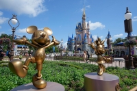 Mikke Mus og Minni kan juble på vegne av Disney over at skuespillerstreiken er slutt, men flere filmpremierer må likevel utsettes når lanseringsplanene legges på nytt.