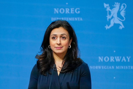 Hadia Tajik går av som arbeids- og inkluderingsminister. 