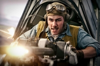 Storfilmen "Midway" er norgesklar i november, med regissør Roland Emmerich ved roret og Nick Jonas (bildet) på rollelisten.