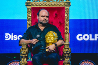 Fra høsten av er Atle Antonsen tilbake som programleder for humorprogrammet «Kongen befaler» på TV Norge.