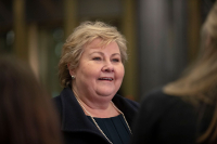 Høyre-leder Erna Solberg (H) kan glede seg over resultatet på målingen, men sier selv at resultatet ligger i ytterkanten av hva hun syns hun kan håpe på.